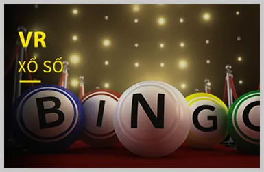 Bàn Poker với chip cược và các lá bài